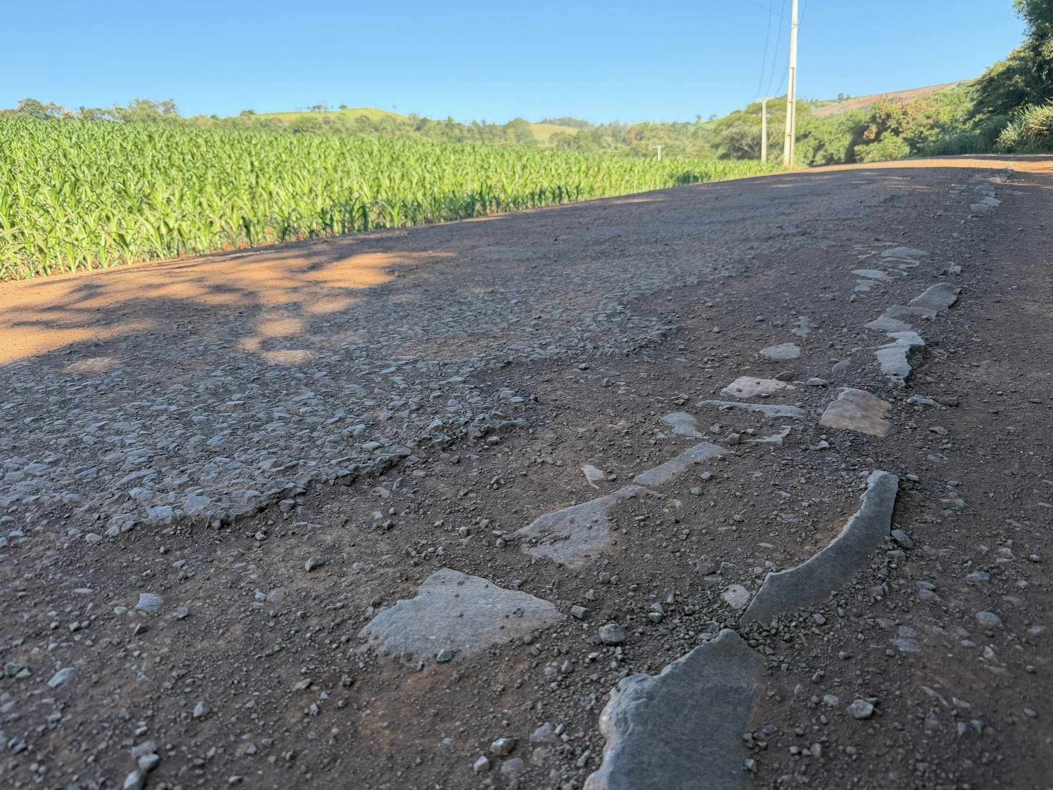 PREFEITURA DE LUIZIANA INSTAURA PROCESSO POR IRREGULARIDADES NA ESTRADA DE VALINHOS